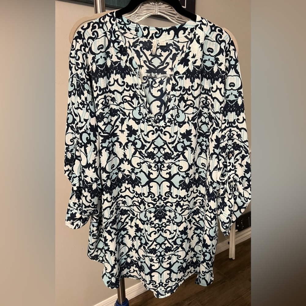 Fun print blouse 3/4 sleeve est 1946
